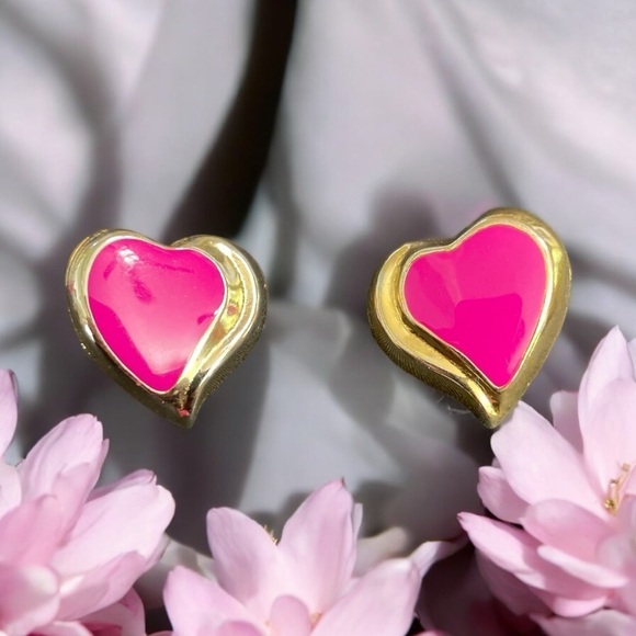 Vintage Pink Heart Stud Earring Set In Gold Tone Metal - Picture 1 of 11